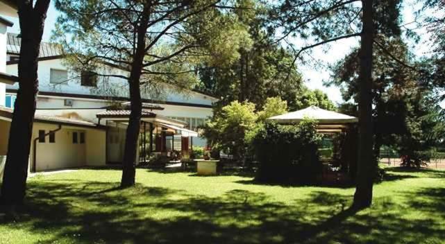 Locanda Alle Officine Buttrio Exterior foto